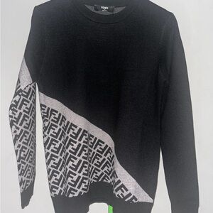 Fendi Men's Sweater in Black and Gray